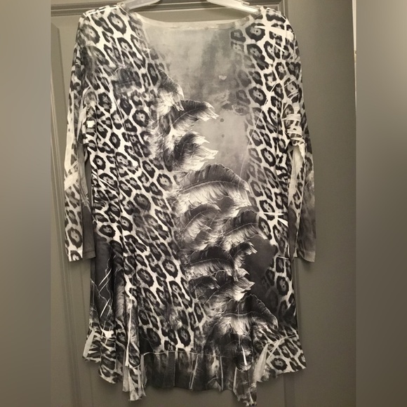 Animal print Womens top-M - Picture 2 of 3
